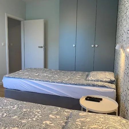 Vip W Parku Nad Zatoka アパート プツク